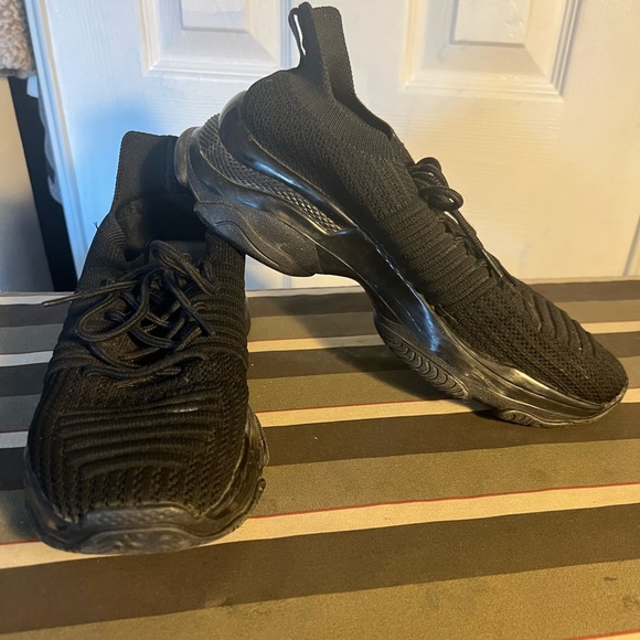 Apolo-T Sneakers - Picture 1 of 5